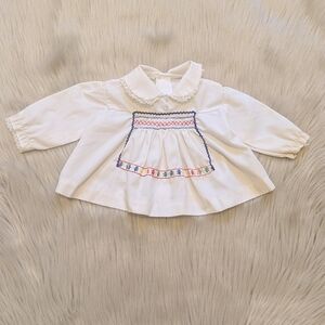 Vintage white top with smocked embroidery color bears size 0-3 M